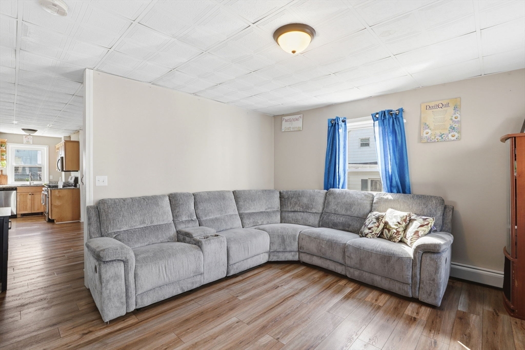 477 Palmer Street Fall River, MA 02721 - Photo 4 of 31