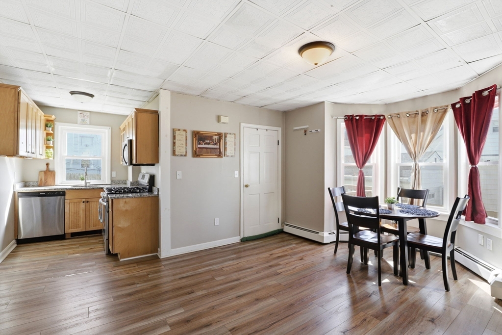 477 Palmer Street Fall River, MA 02721 - Photo 5 of 31