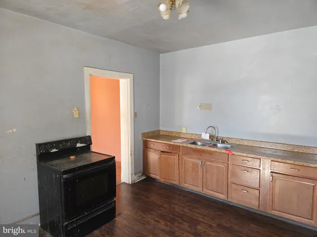 $175,000 | 235 St Mary Street, Burlington, NJ 08016