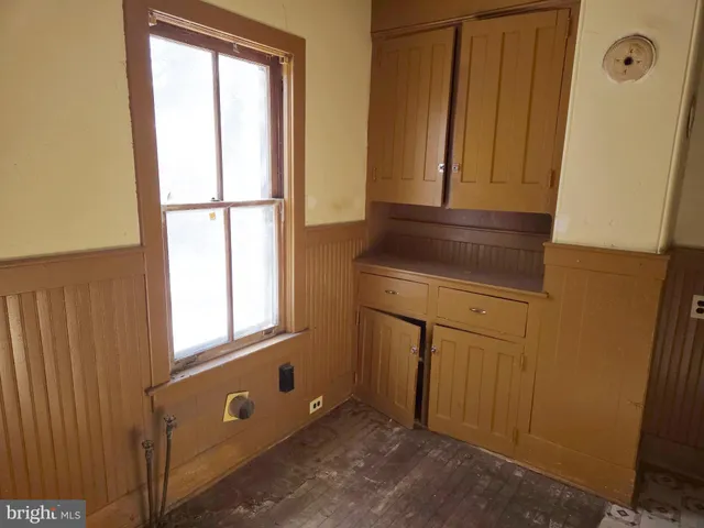 $175,000 | 235 St Mary Street, Burlington, NJ 08016