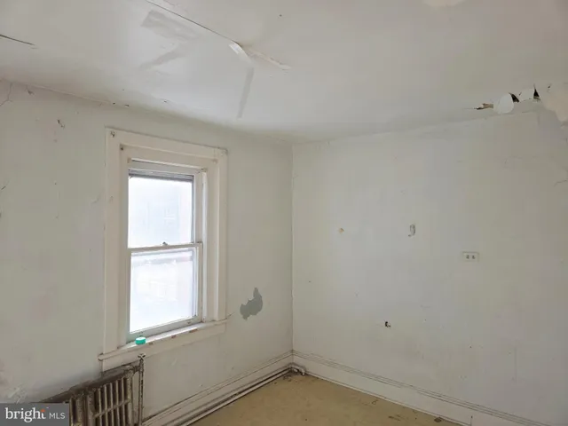 $175,000 | 235 St Mary Street, Burlington, NJ 08016