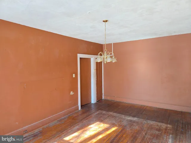 $175,000 | 235 St Mary Street, Burlington, NJ 08016