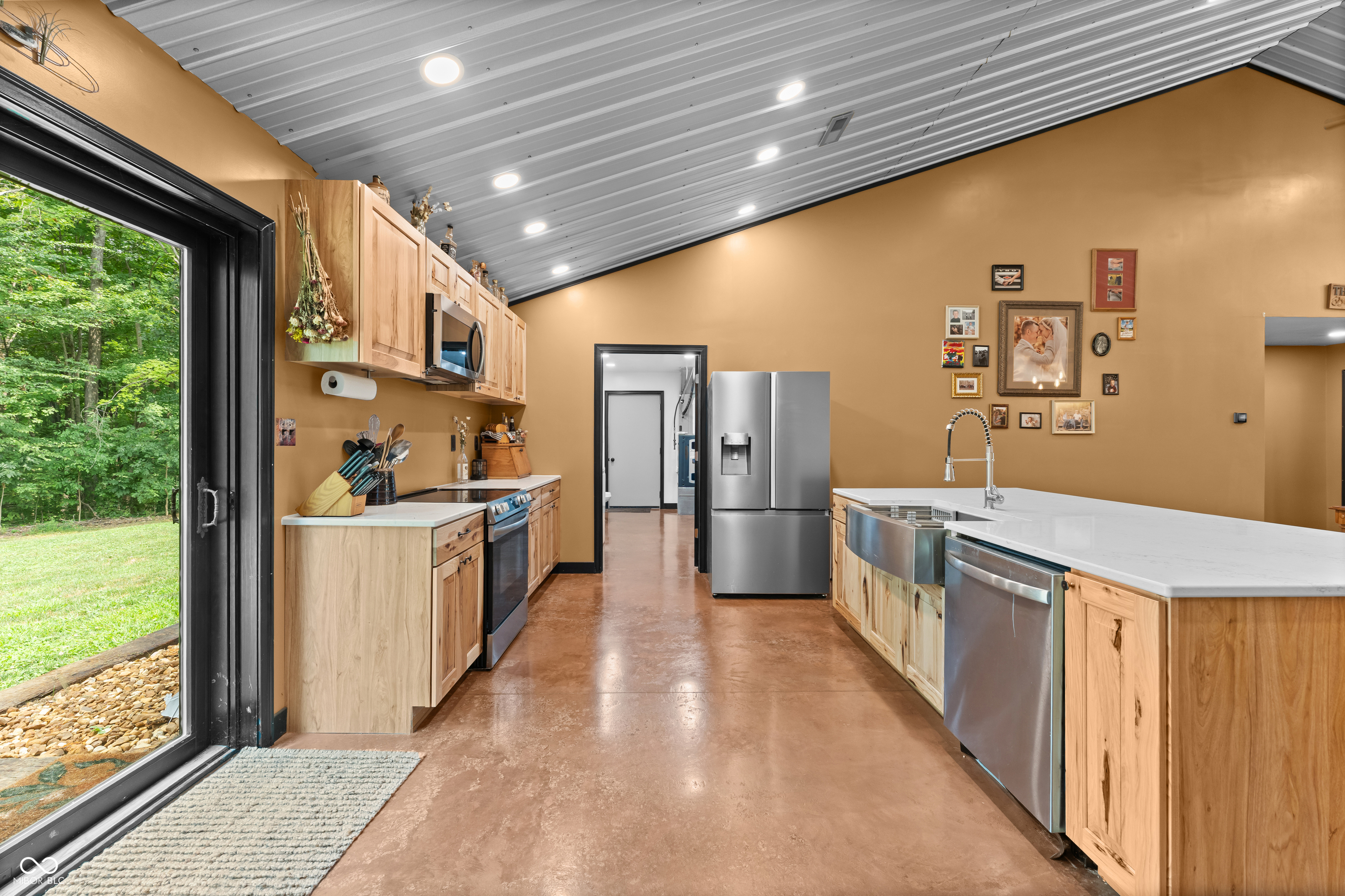 8513 East Green Acres Road Columbus, IN 47201 - Photo 7 of 51 Gallery Image 7