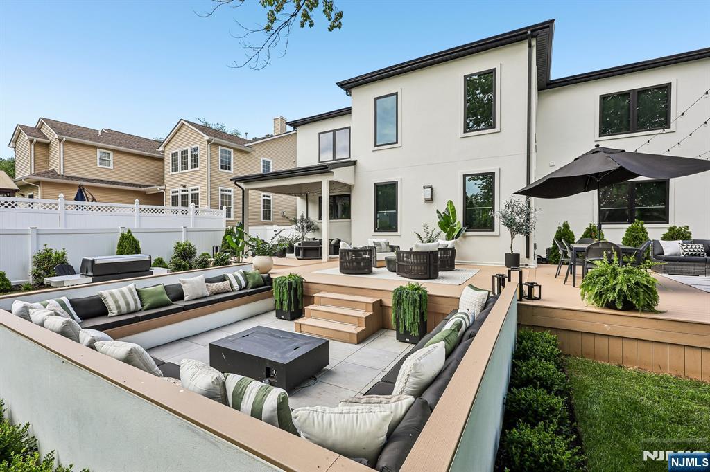 424 East Ridgewood Avenue Paramus, NJ 07652 - Photo 45 of 50