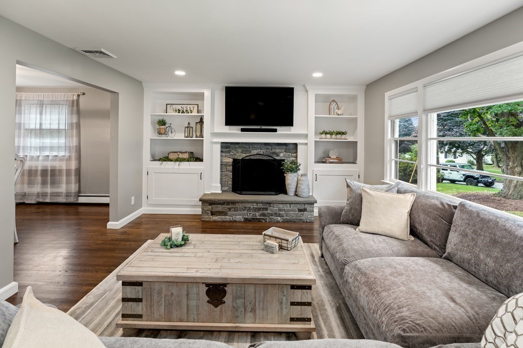 21 Red Coat Road Framingham, MA 01701 - Photo 2 of 34 Gallery Image 2