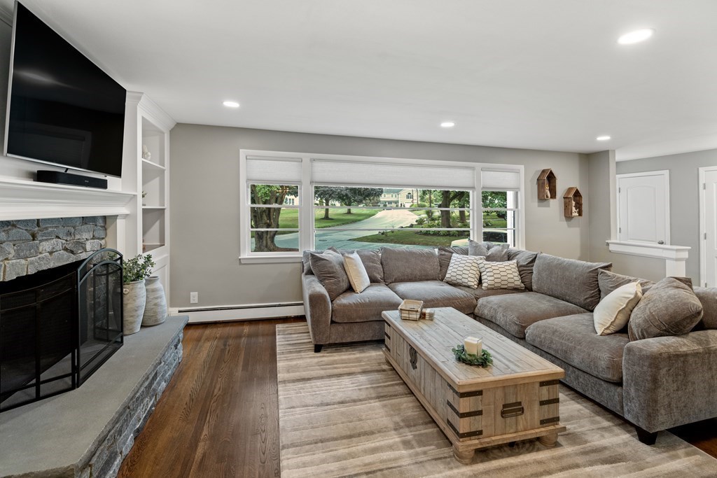 21 Red Coat Road Framingham, MA 01701 - Photo 3 of 34 Gallery Image 3