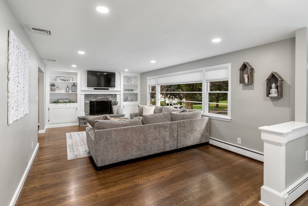 21 Red Coat Road Framingham, MA 01701 - Photo 4 of 34 Gallery Image 4