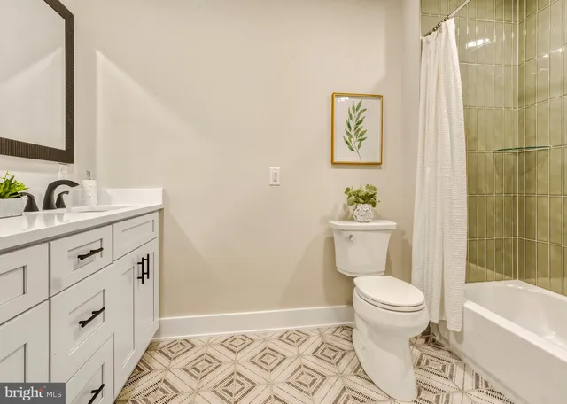 $799,900 | 15 Bronwood Drive, Voorhees, NJ 08043