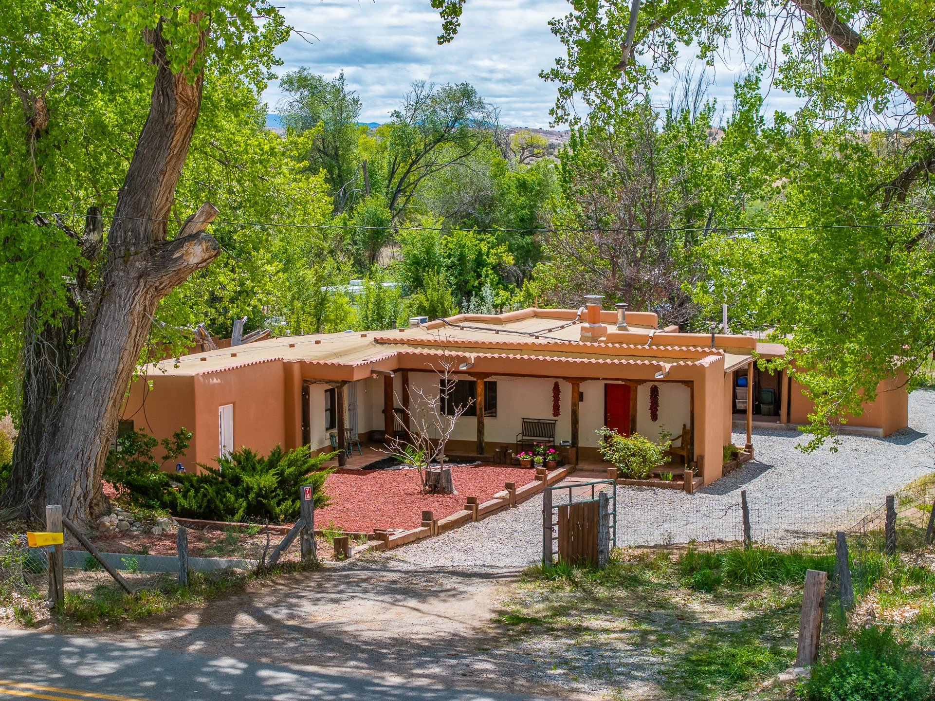74 El Sitio Road Espanola, NM 87532 - Photo 2 of 56