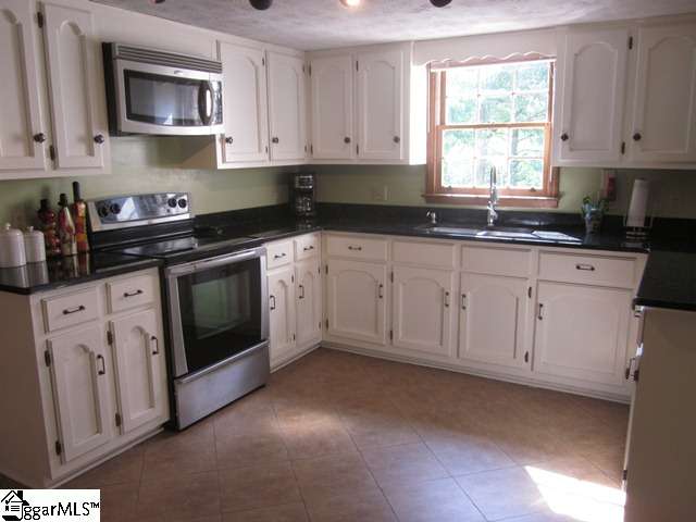 706 Brooks Road Mauldin, SC 29662 - Photo 5 of 18 Gallery Image 5