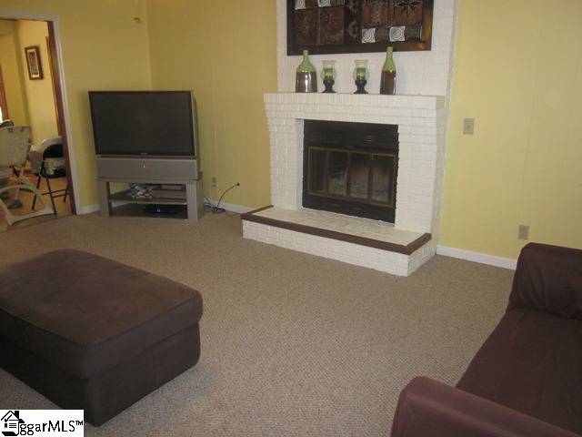 706 Brooks Road Mauldin, SC 29662 - Photo 8 of 18 Gallery Image 8