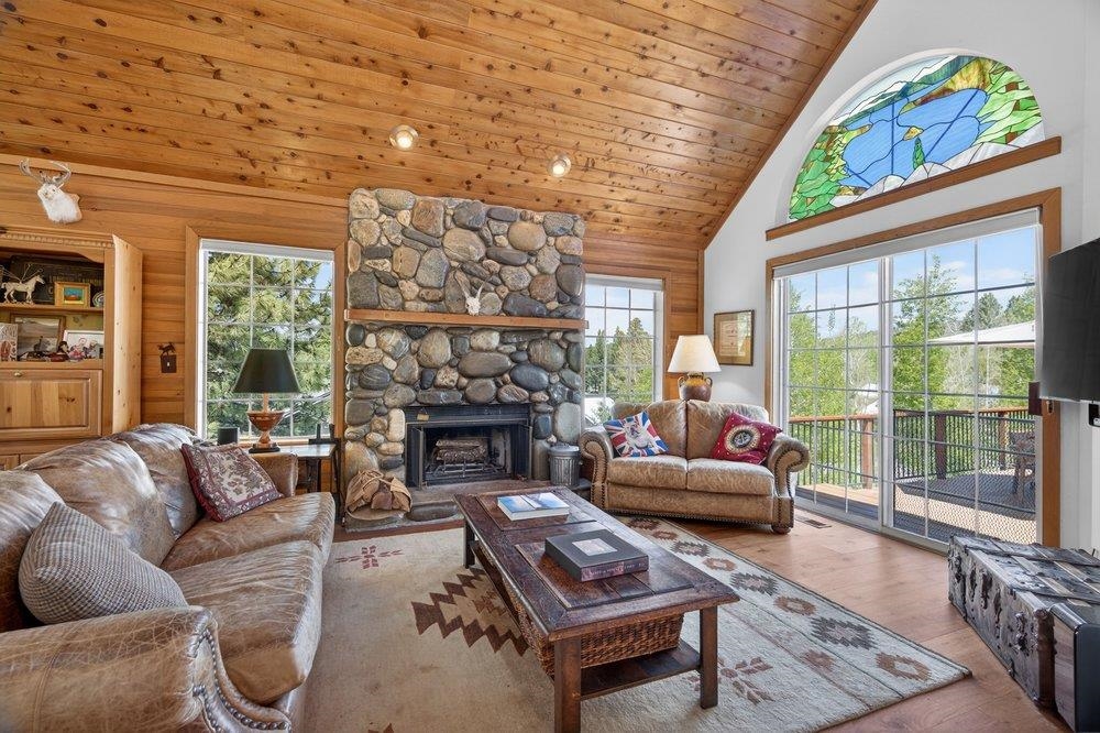 263 Basque Drive Truckee, CA 96161 - Photo 3 of 28