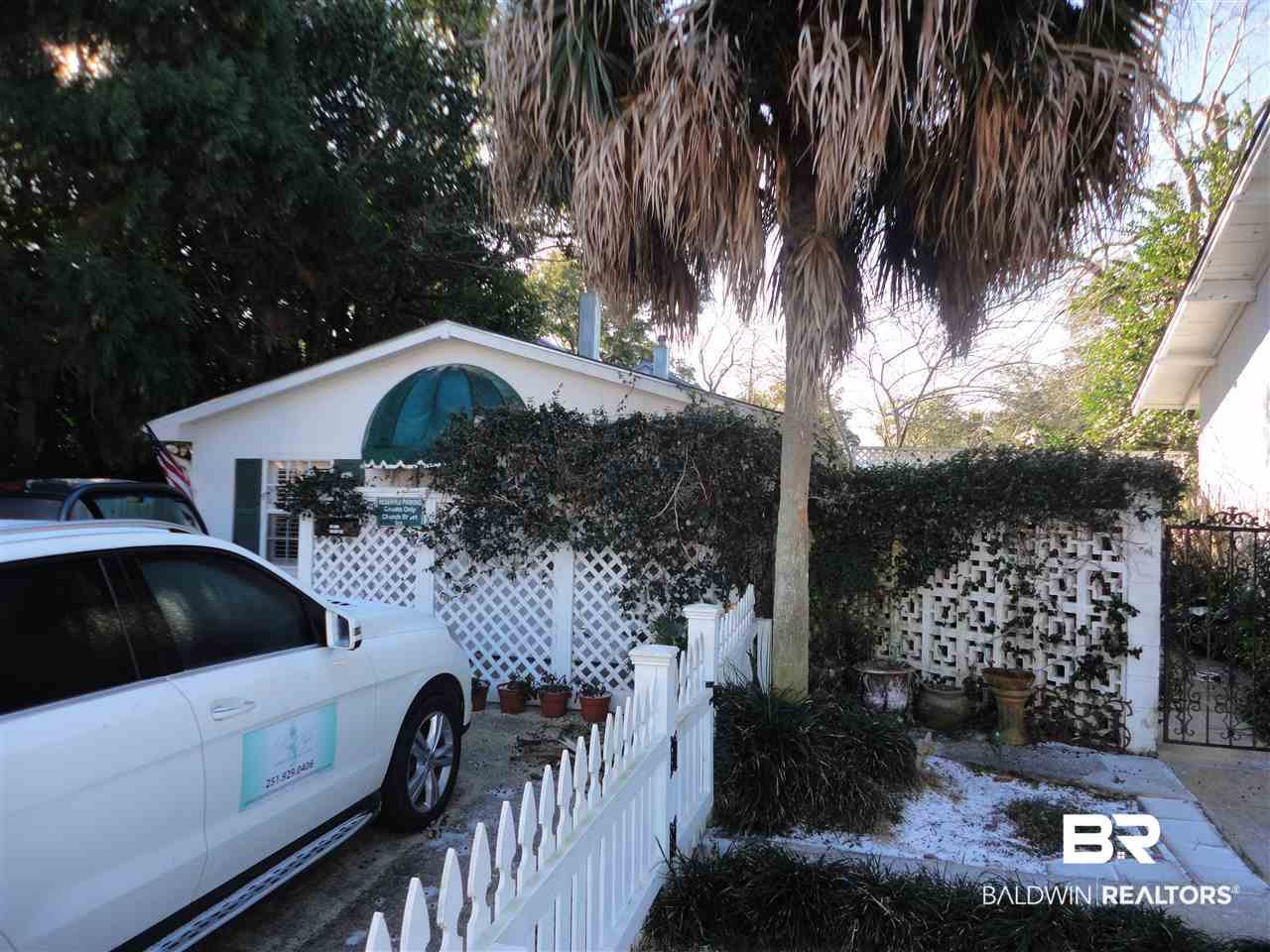 51 South Church Street Fairhope, AL 36532 - Photo 6 of 27 Parking & Guest Cottage