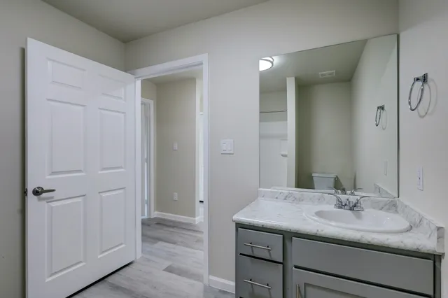 $1,250 | 155 Plez Morgan, Unit 12A, Montgomery, TX 77356