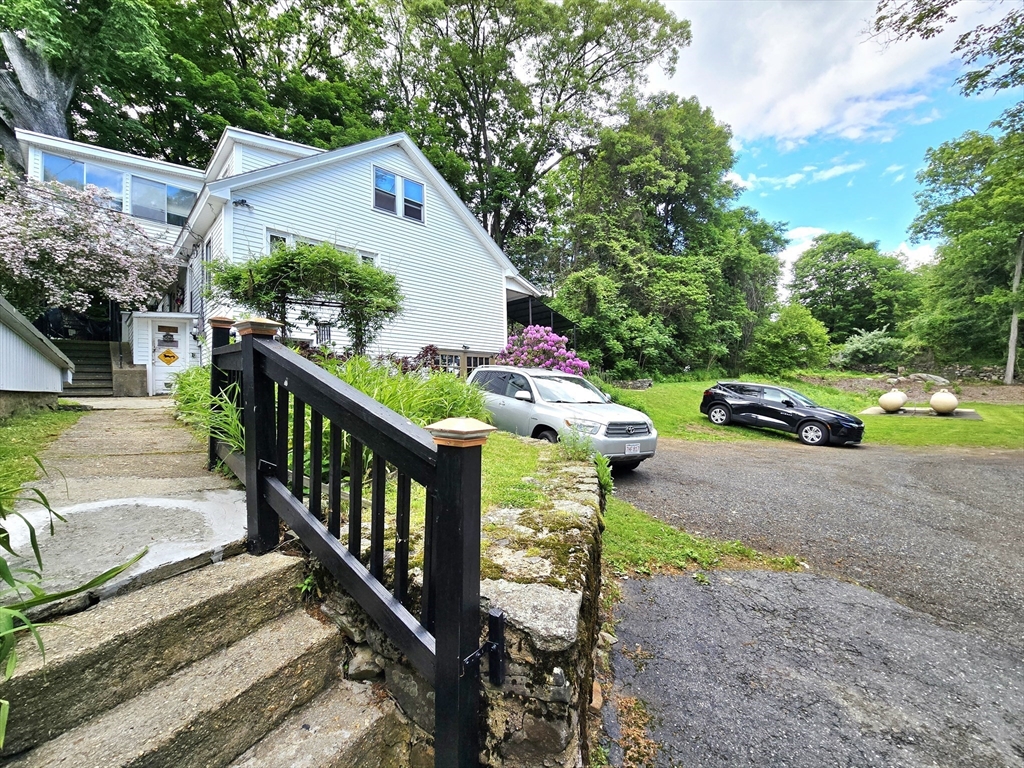 46 1/2 Old Sturbridge Road Southbridge, MA 01550 - Photo 6 of 42
