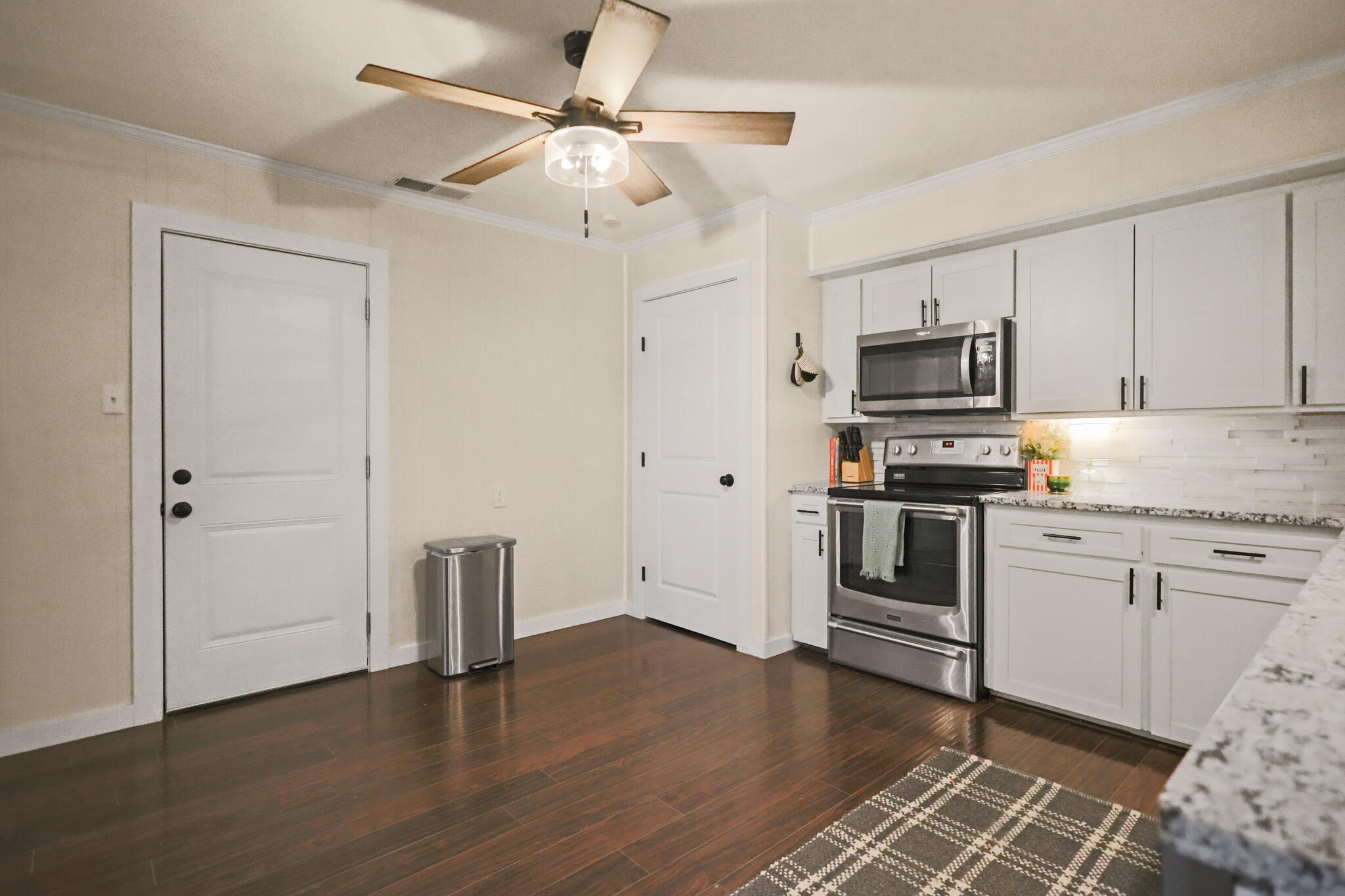 4302 42nd Street Lubbock, TX 79413 - Photo 16 of 67 Kitchen