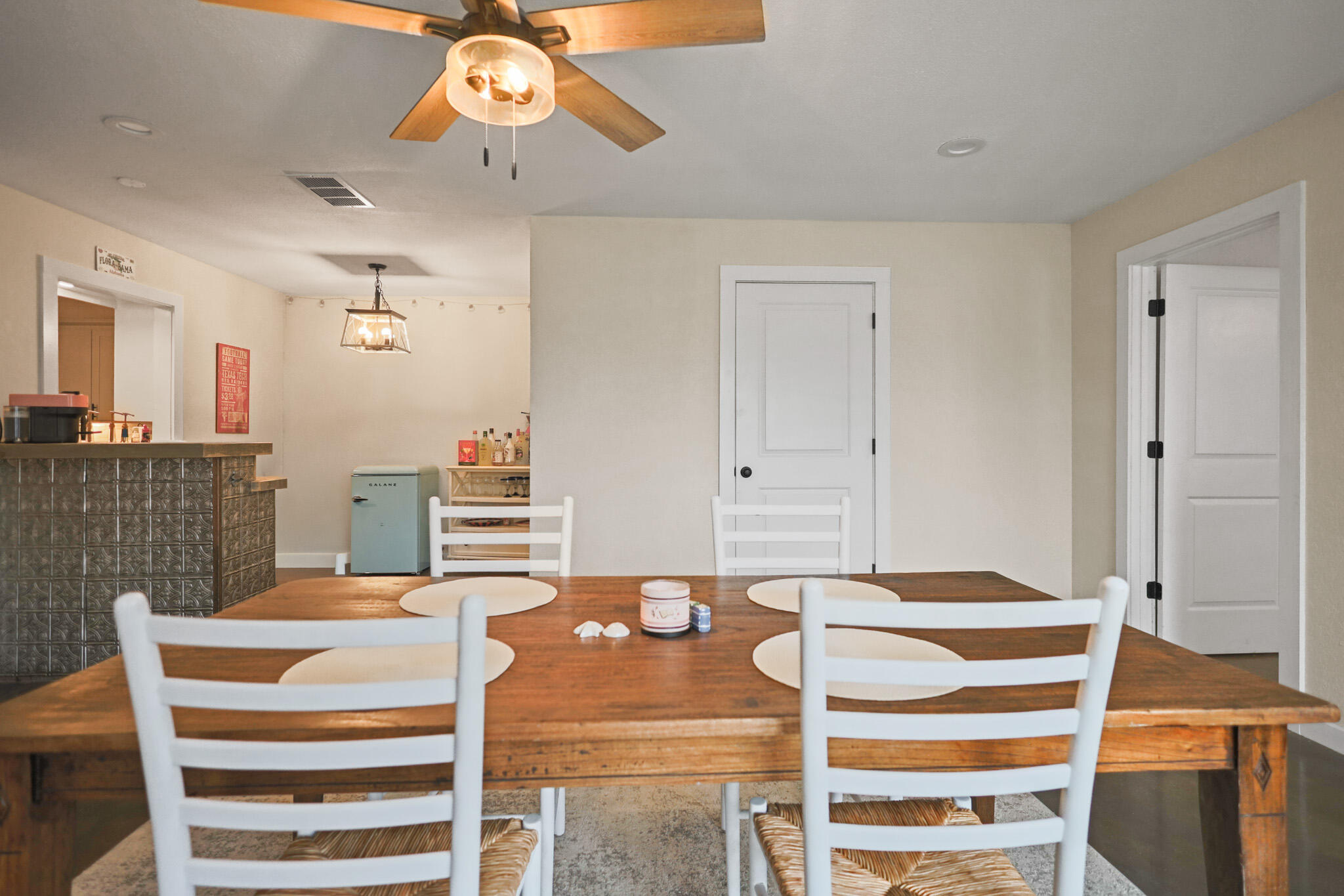 4302 42nd Street Lubbock, TX 79413 - Photo 22 of 67 2nd Living Rm/ Dry Bar/ Dining Rm
