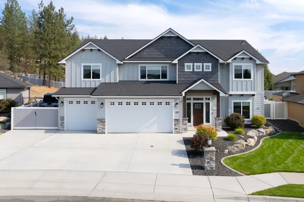 $874,900 | 110 East Sapphire Lane, Spokane, WA 99208