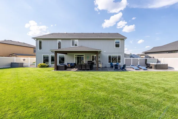 $874,900 | 110 East Sapphire Lane, Spokane, WA 99208