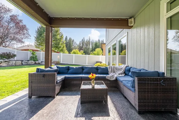 $874,900 | 110 East Sapphire Lane, Spokane, WA 99208