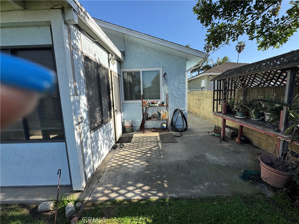 405 South Bluff Road Montebello, CA 90640 - Photo 16 of 18