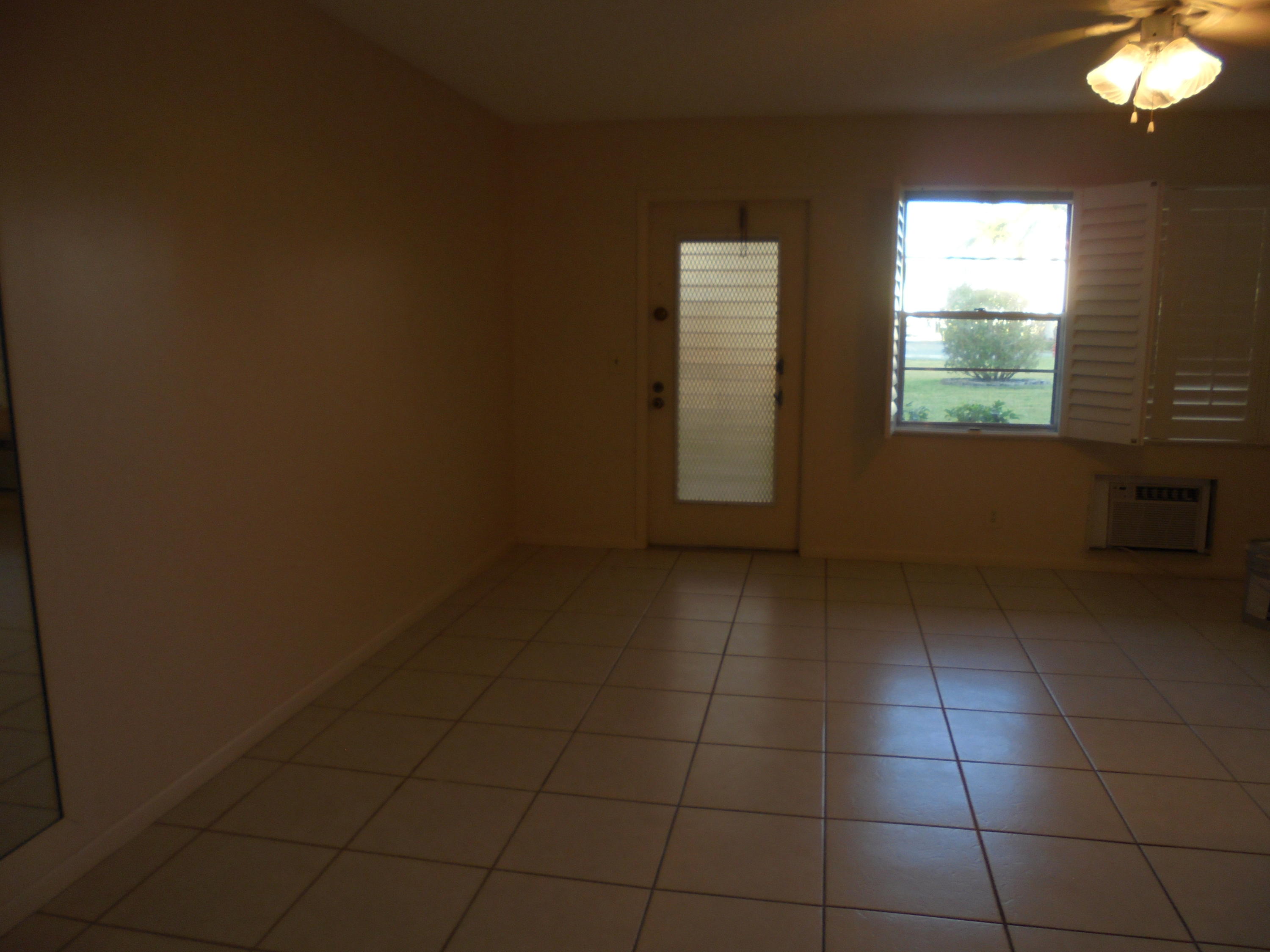 219 Fanshaw F Boca Raton, FL 33434 - Photo 5 of 10 219 Fanshaw F 002
