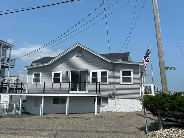 $3,600 | 751 Ocean Boulevard, Hampton, NH 03842