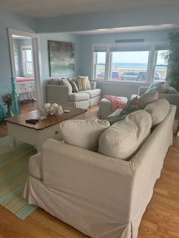 $3,600 | 751 Ocean Boulevard, Hampton, NH 03842