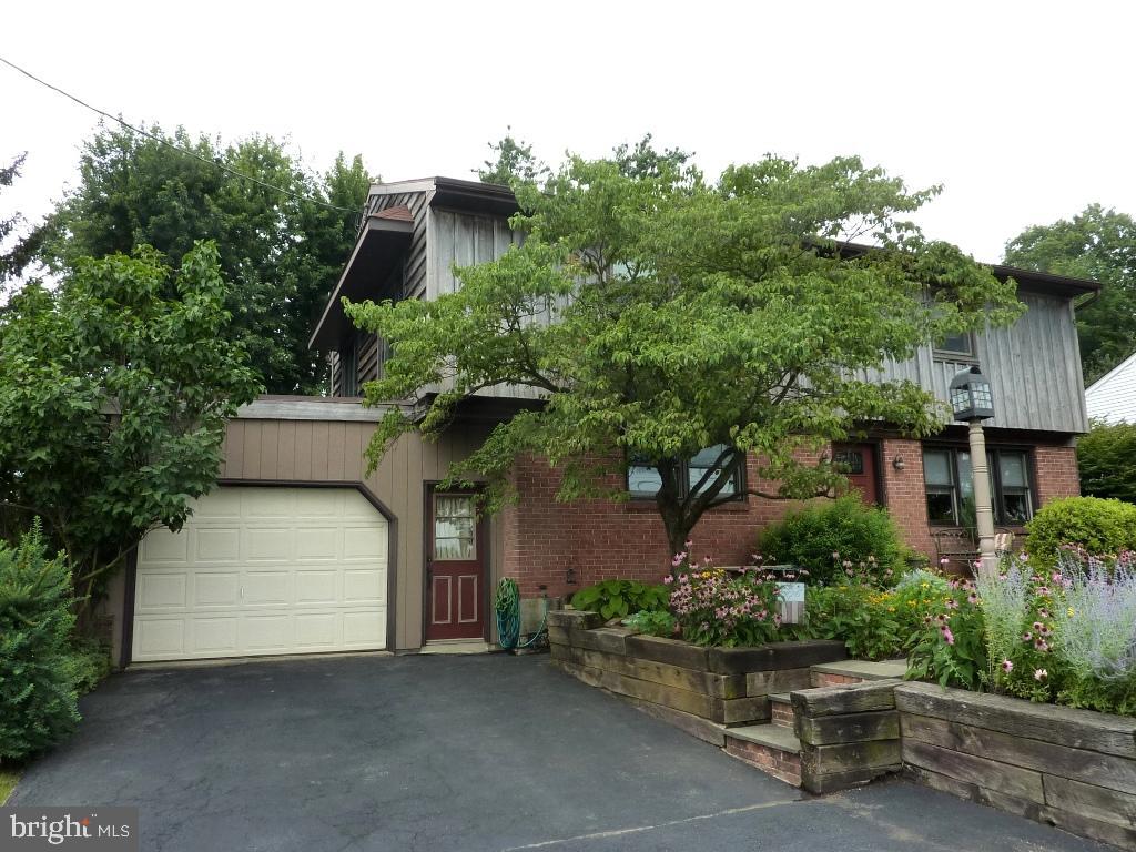 2832 Kissel Hill Road Lancaster, PA 17601 - Photo 4 of 34 Gallery Image 4