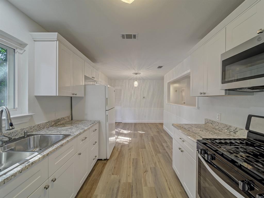 844 Saddle Road White Settlement, TX 76108 - Photo 15 of 27