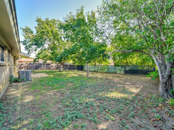 $1,850 | 844 Saddle Road, White Settlement, TX 76108