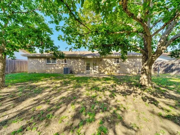$1,850 | 844 Saddle Road, White Settlement, TX 76108