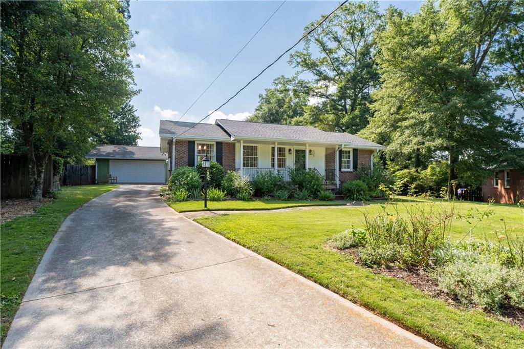 835 Alberson Court Decatur, GA 30033 - Photo 4 of 51