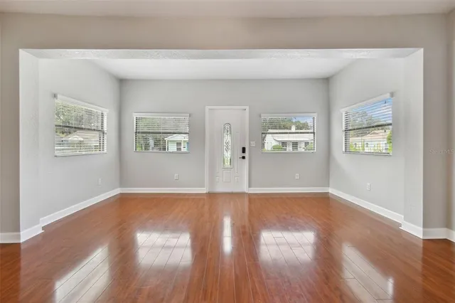 $2,600 | 3901 North Ola Avenue, Tampa, FL 33603