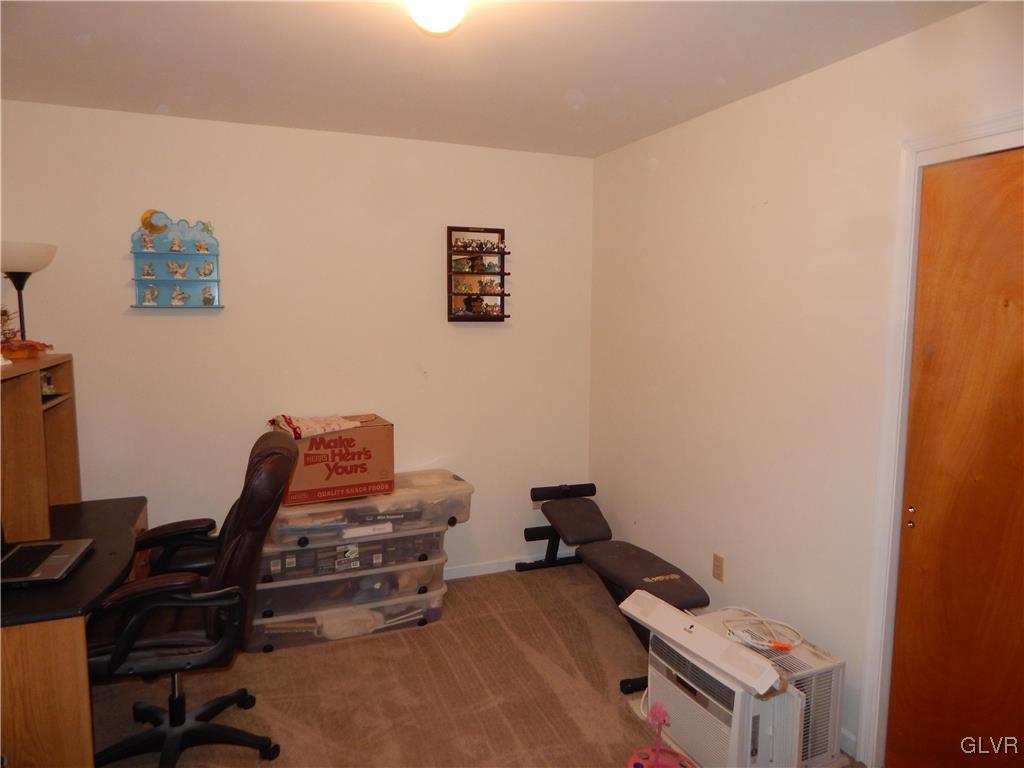 326 Chestnut Street Slatington, PA 18080 - Photo 13 of 14 a room with a workspace