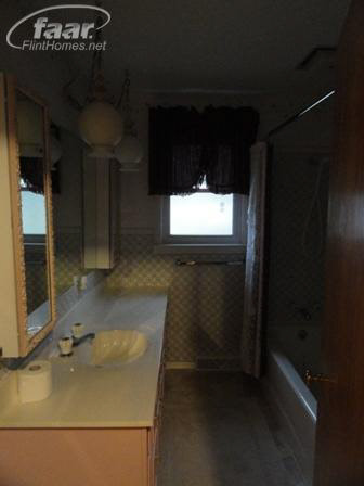 7326 East Atherton Road Davison, MI 48423 - Photo 8 of 10 20181560-7.JPG