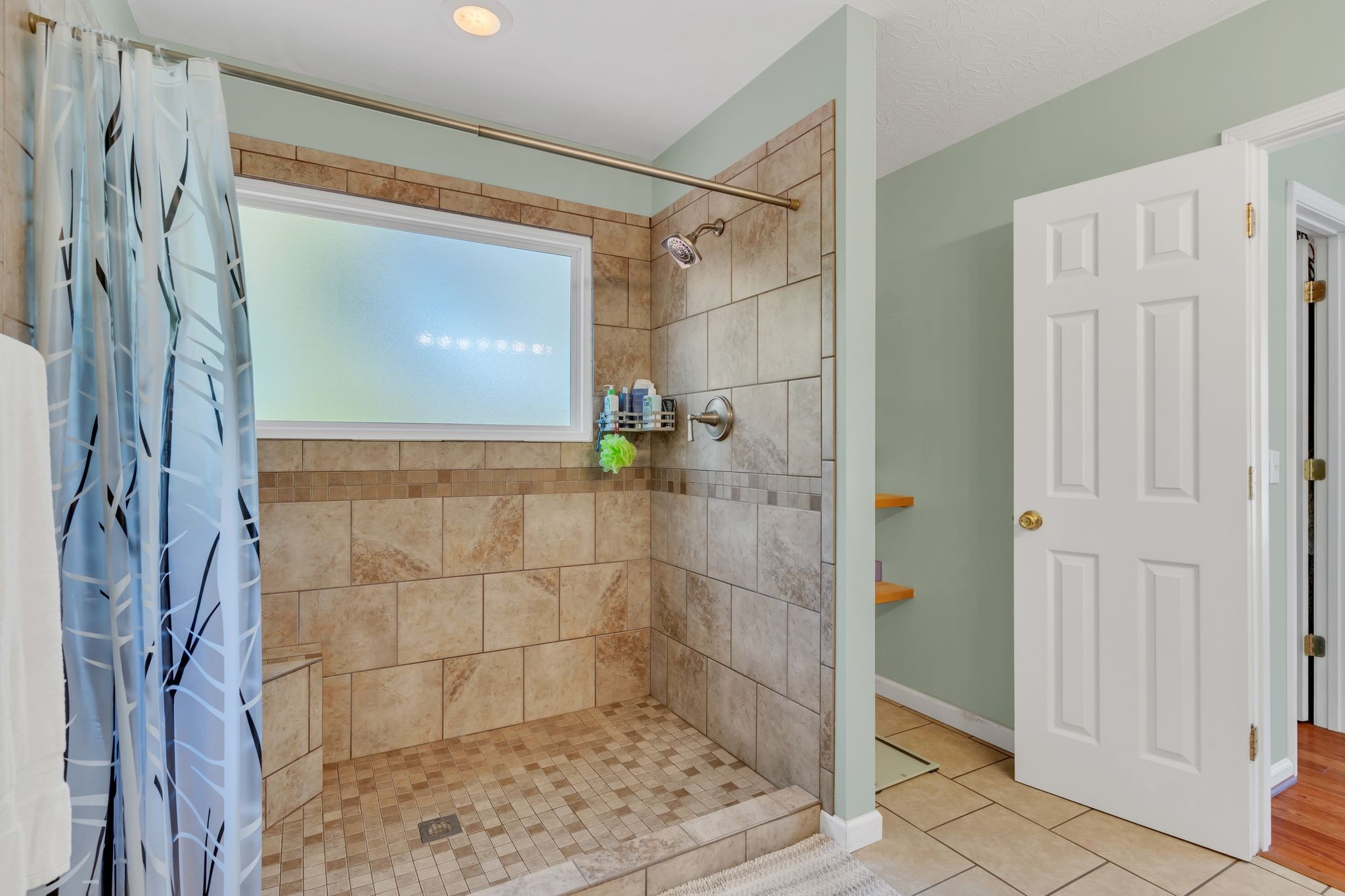 6285 Medley Amonette Road Buffalo Valley, TN 38548 - Photo 23 of 41 a bathroom with a shower