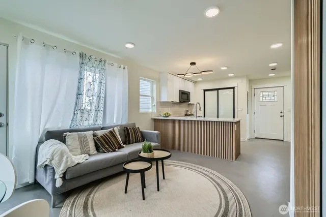 $649,950 | 5928 18th Avenue South, Seattle, WA 98108