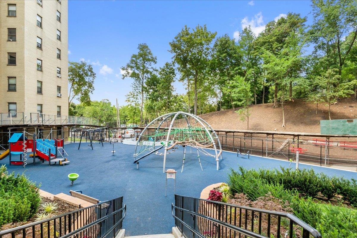 3 Fordham Hill Ovl, Unit 10B Bronx, NY 10468 - Photo 22 of 33