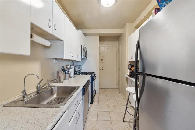 $239,000 | 3 Fordham Hill Ovl, Unit 10B | University Heights