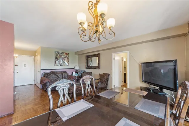 $239,000 | 3 Fordham Hill Ovl, Unit 10B | University Heights