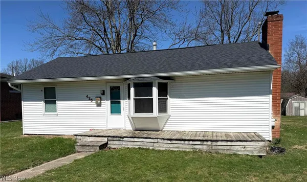 $115,000 | 425 2nd Street Southeast, Brewster, OH 44613