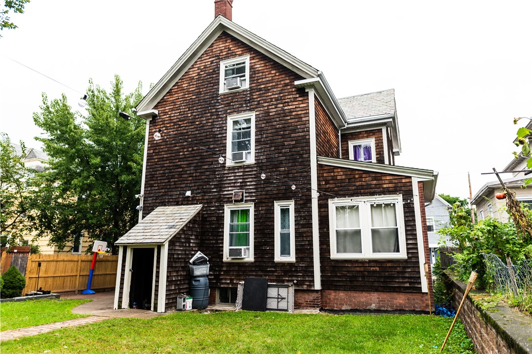 15 Lyon Street Pawtucket, RI 02860 - Photo 7 of 46 Gallery Image 7