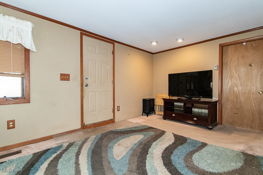 10932 Thwing Road Chardon, OH 44024 - Photo 8 of 27 Gallery Image 8