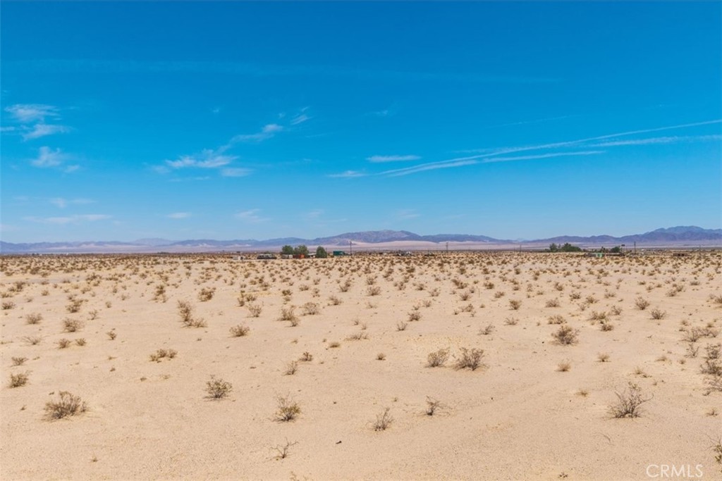 82935 Maya Rada Road Twentynine Palms, CA 92277 - Photo 30 of 30 a view of a large window