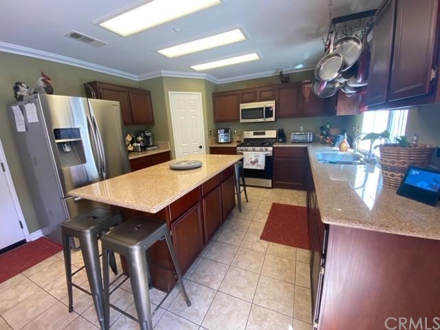 7177 Plum Tree Place Fontana, CA 92336 - Photo 13 of 61