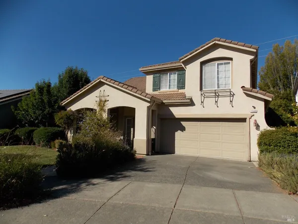 $815,000 | 1349 Golf Course Drive, Windsor, CA 95492
