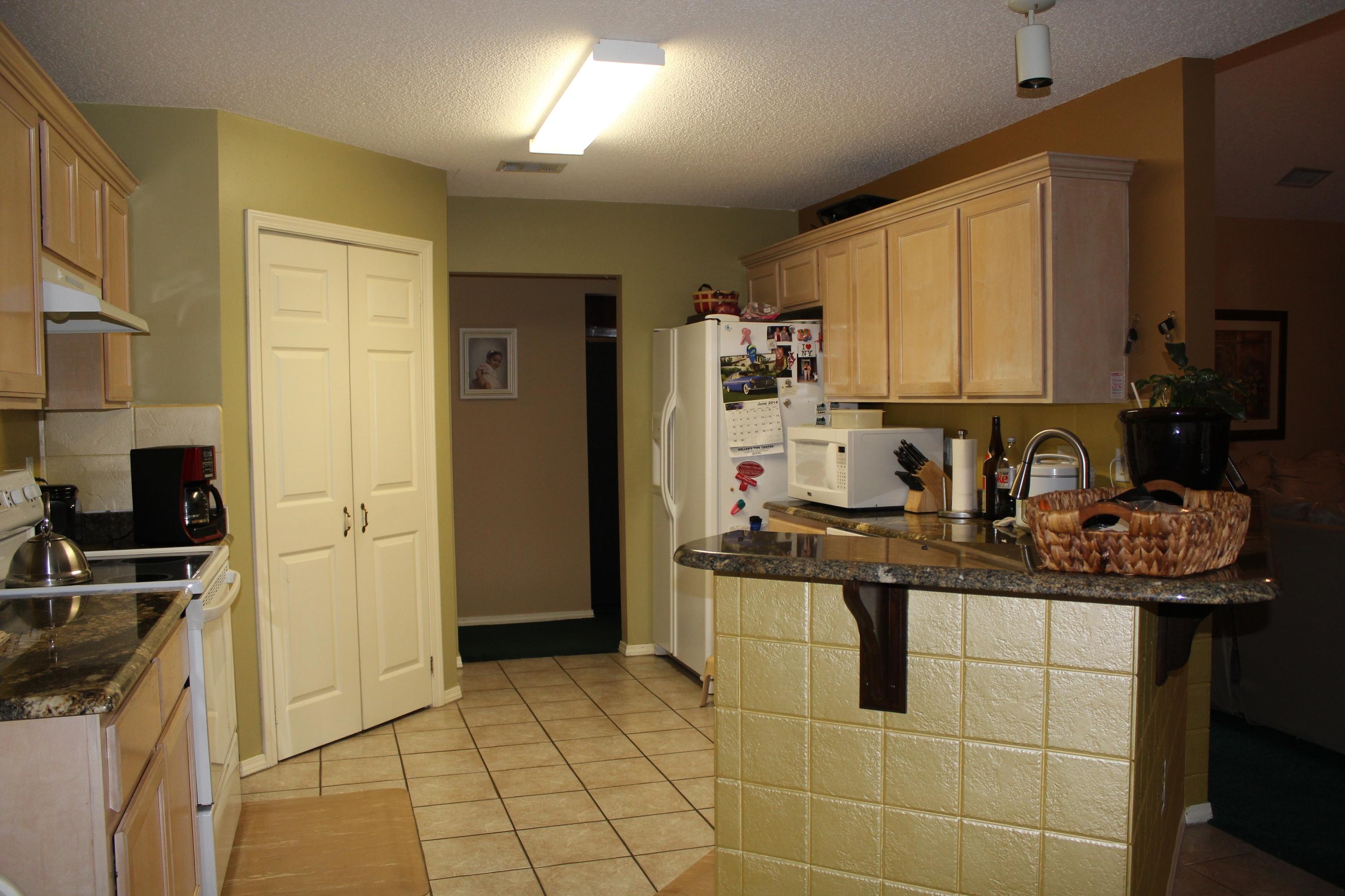 809 Travis Court Crestview, FL 32536 - Photo 7 of 12 Gallery Image 7