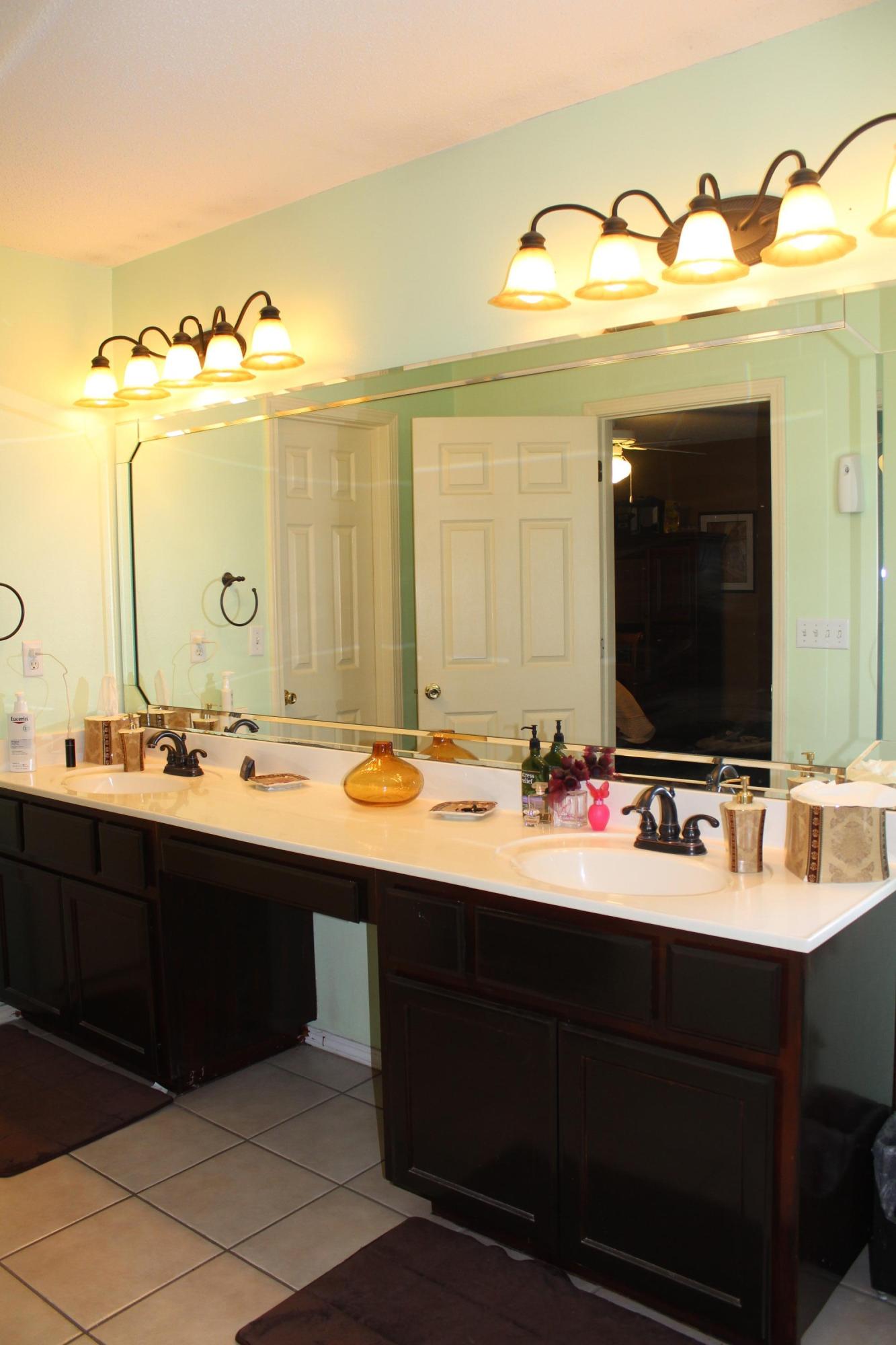 809 Travis Court Crestview, FL 32536 - Photo 10 of 12 Gallery Image 10