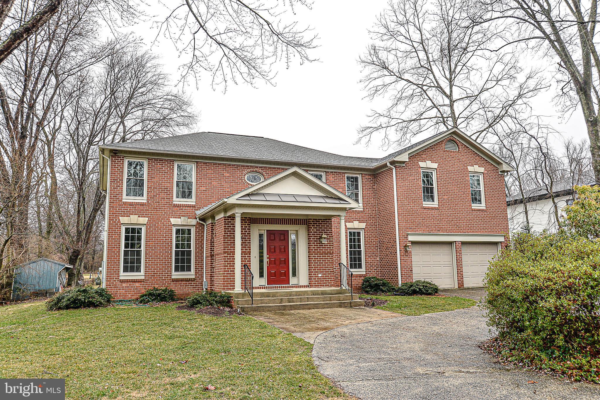 Front brick with Hardiplank siding